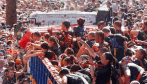 What happens during Tomatina?