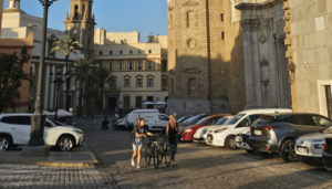 Is Cádiz capital a walkable city?
