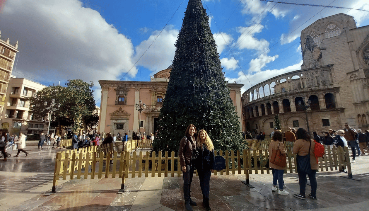 Discover Plaza de la Reina / Plaza de la Virgen