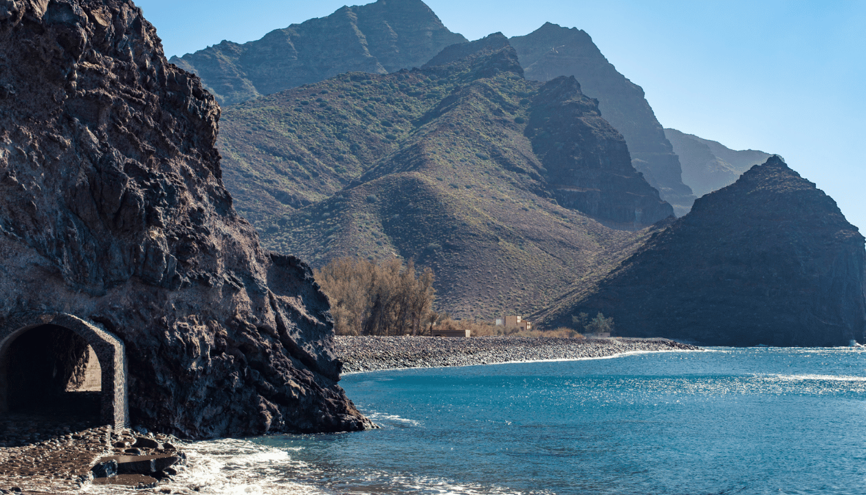 Is Gran Canaria English-speaking?