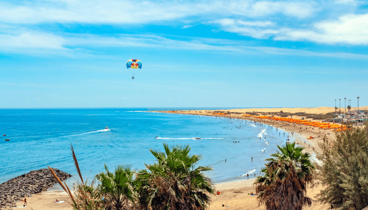 How do you say good morning in Canarian Spanish?