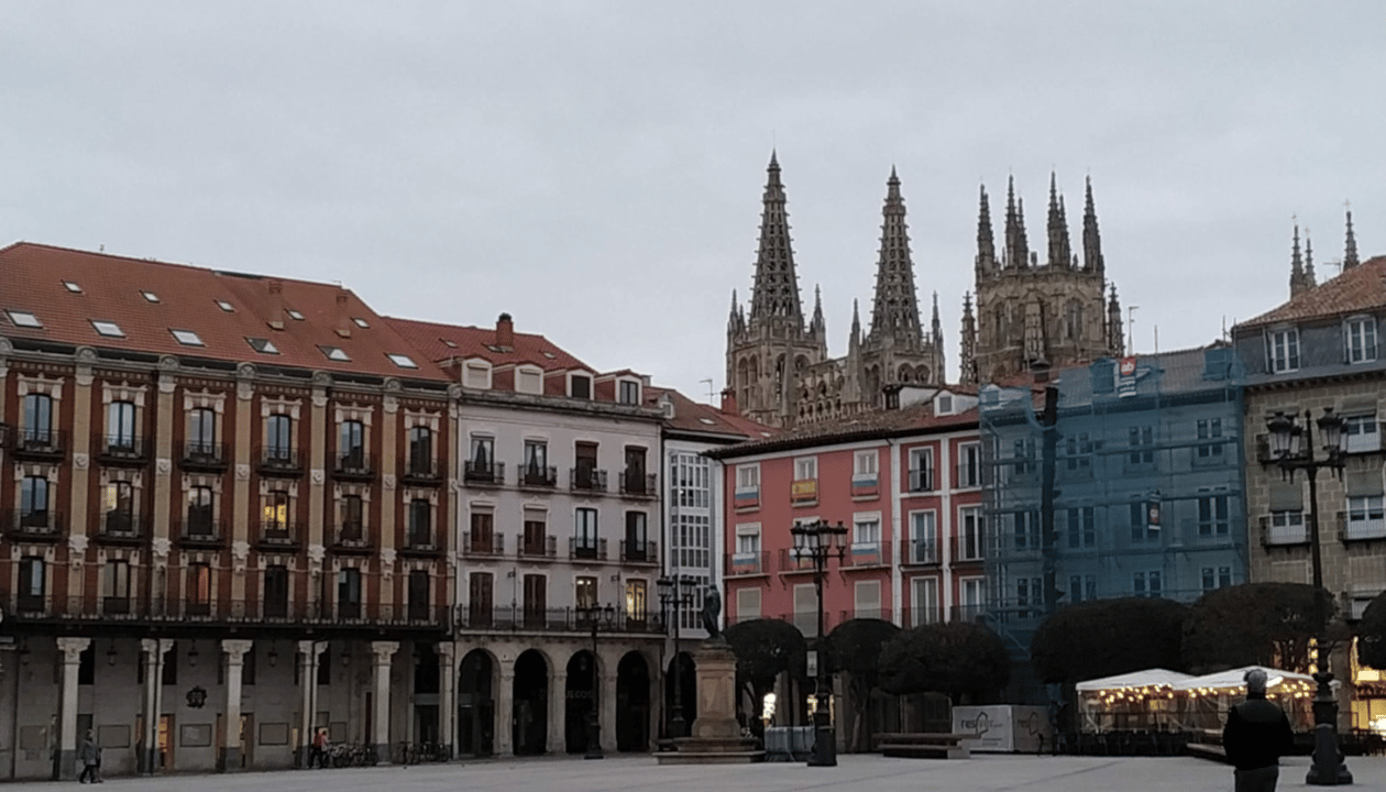 Experience the Vibrant Atmosphere of Plaza Mayor