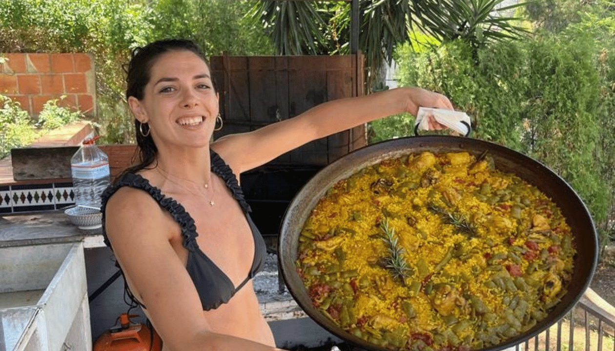 How to Celebrate World Paella Day