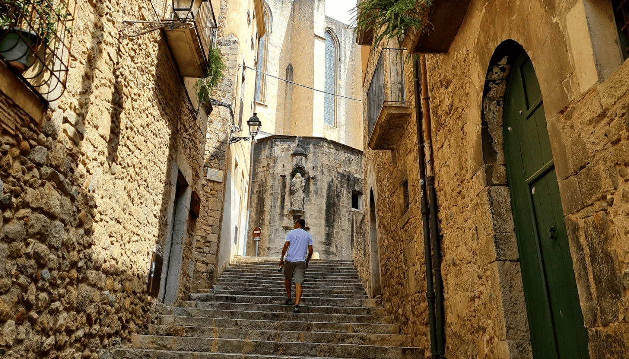 Is Girona Spain a walkable city?